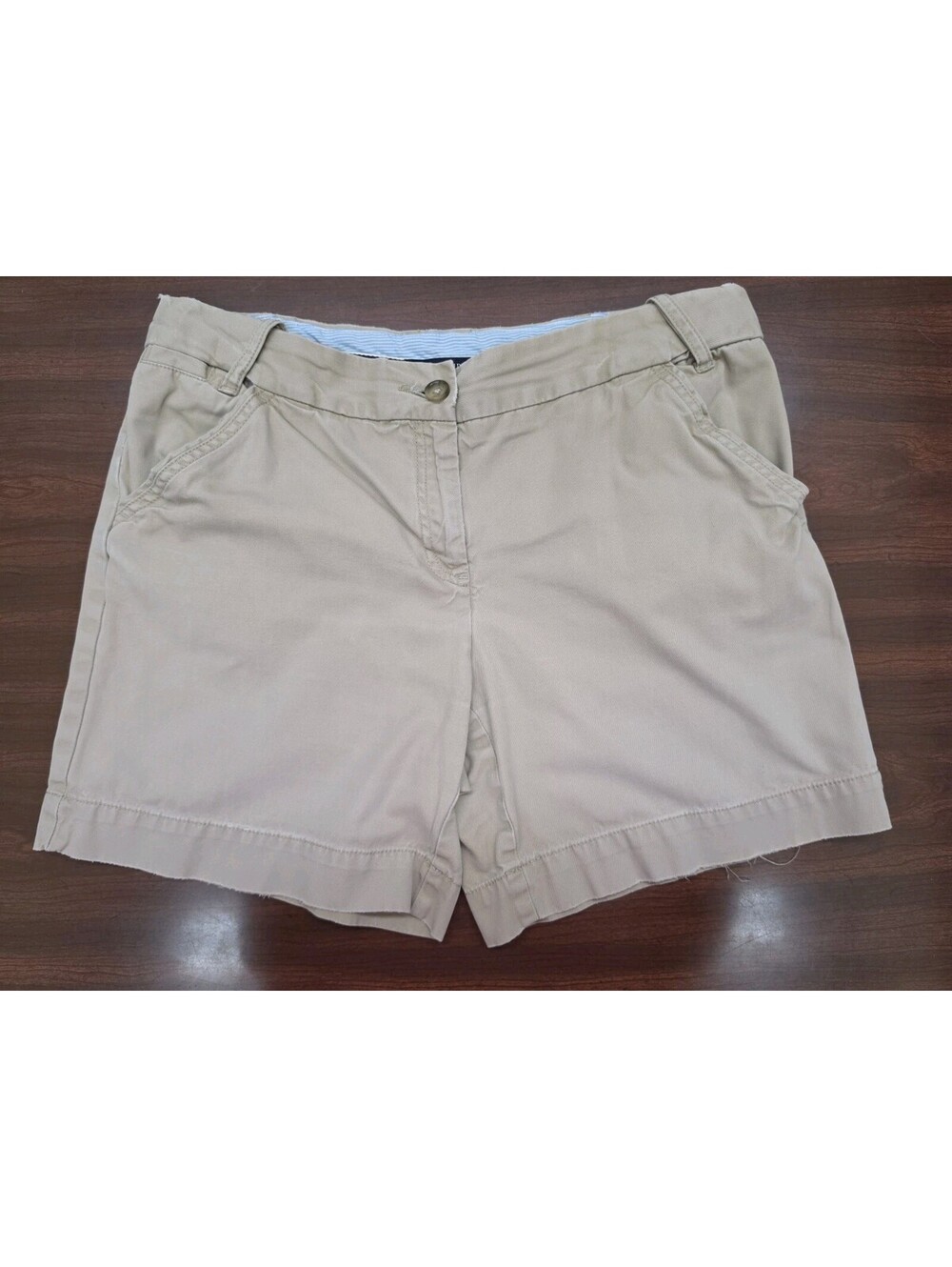 Lands End 100% Cotton Shorts Size 10P Khaki Chino Casual Quiet Luxury Minimalist